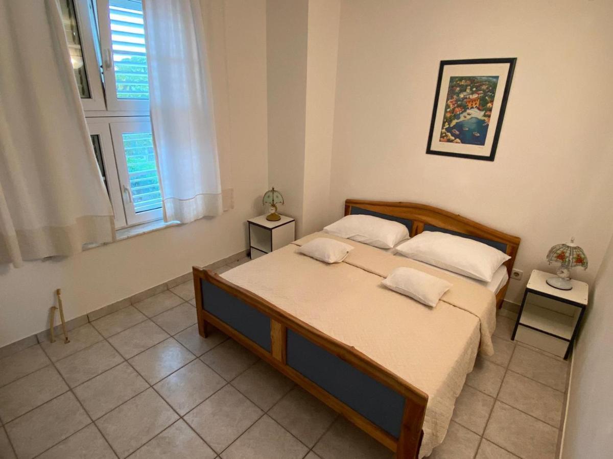 Blue Wave Apartments Турань Екстер'єр фото