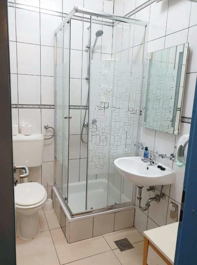 Blue Wave Apartments Турань Екстер'єр фото